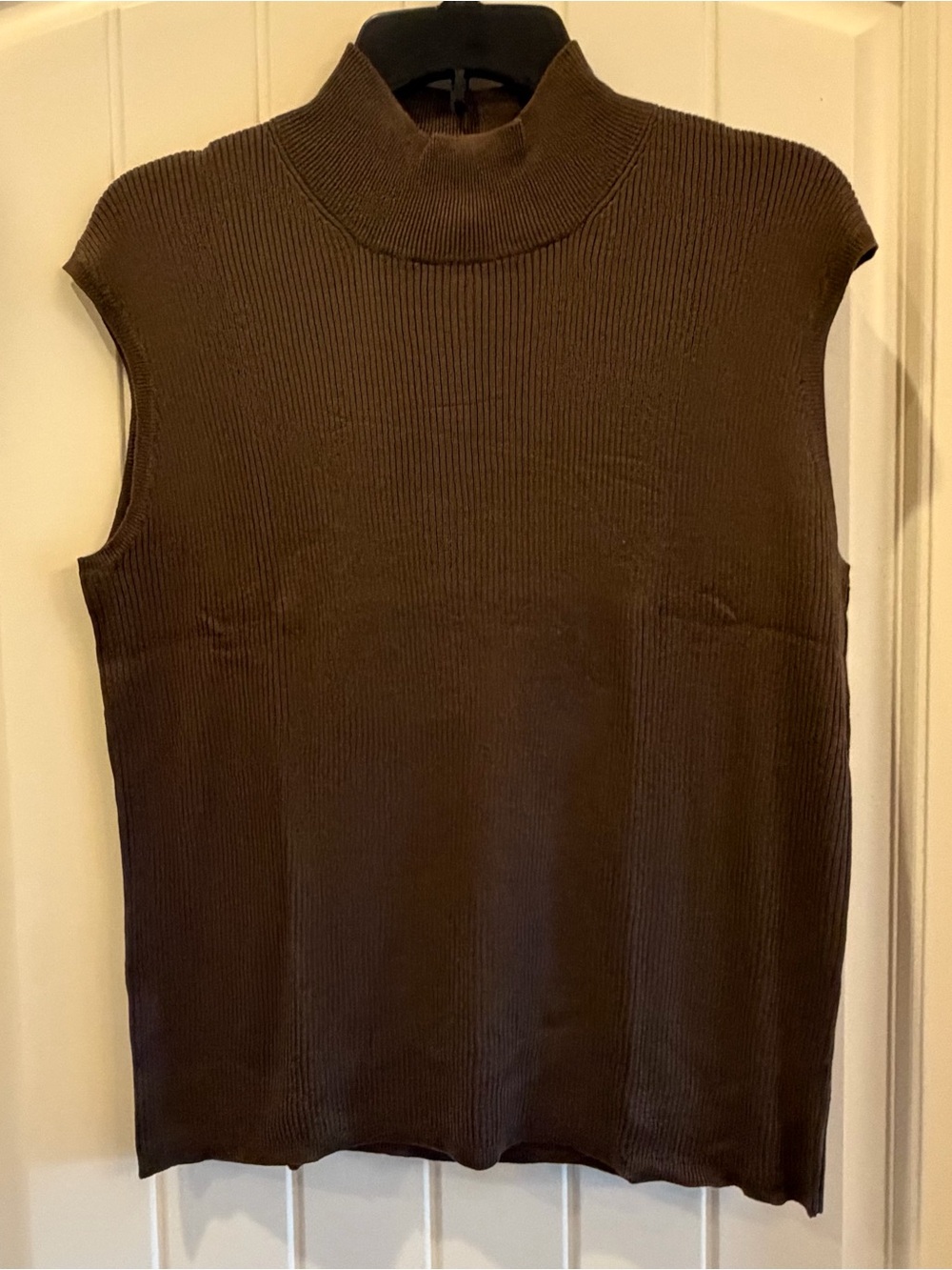 Coldwater Creek Men's Brown Sleeveless Turtleneck Ribbed Sweater